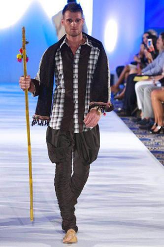 <span style="color: yellow">FASHION WEEK Spring Summer 2015 London</span>