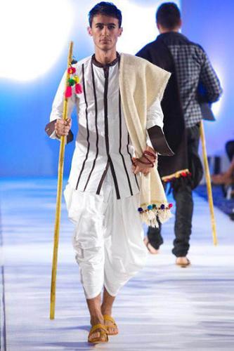<span style="color: yellow">FASHION WEEK Spring Summer 2015 London</span>